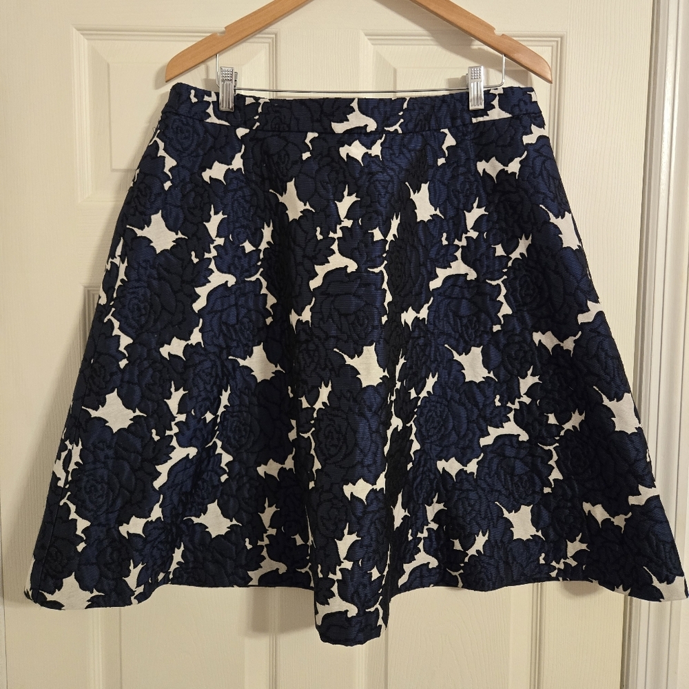 Lane Bryant blue and white floral tapestry Aline skirt size 18 NEEDS A ZIPPER